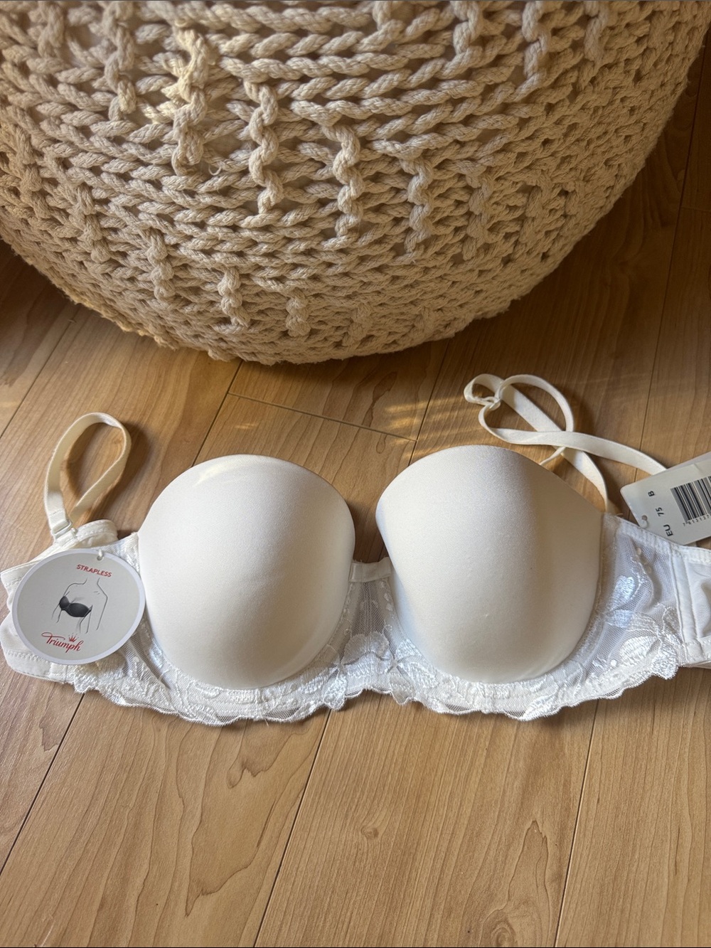 Triumph Ivory Strapless Lace-Trim Molded Bra